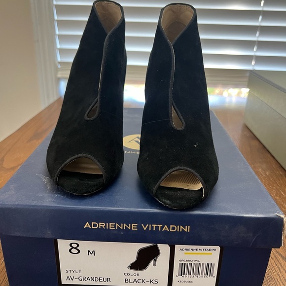 Adrienne vittadini black suede boots size 8 - Picture 2 of 5
